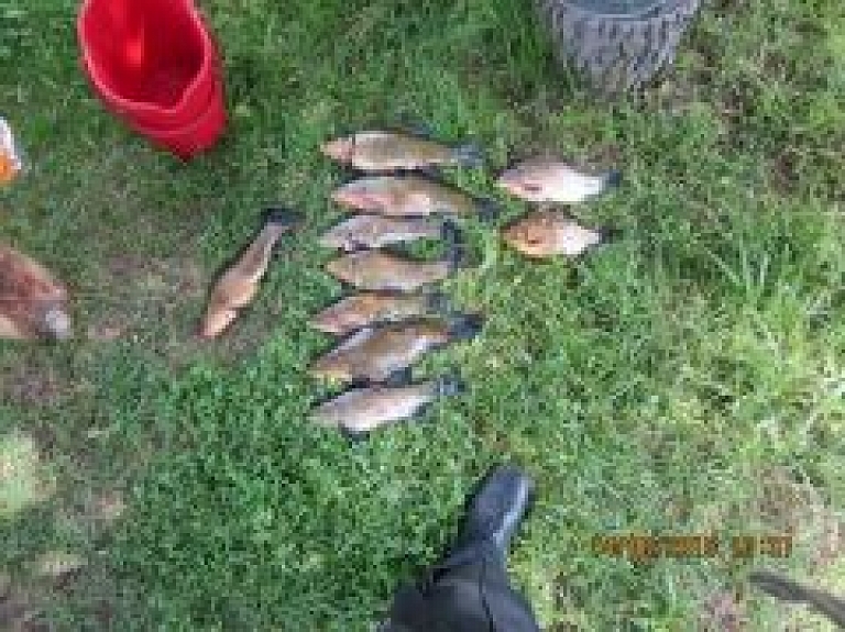 Ādažu pašvaldības policija izņem nelikumīgus zvejas tīklus