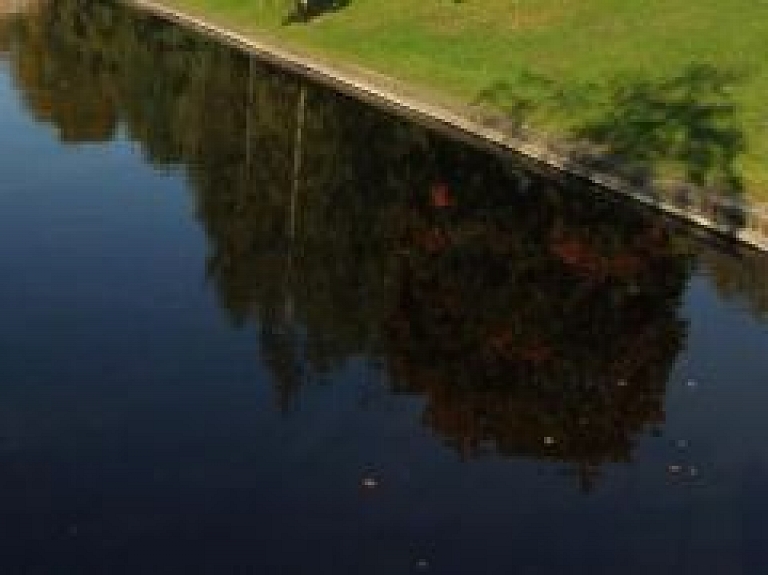 Zooloģiskā dārza darbinieki par 5000 eiro baros Rīgas kanāla bebrus