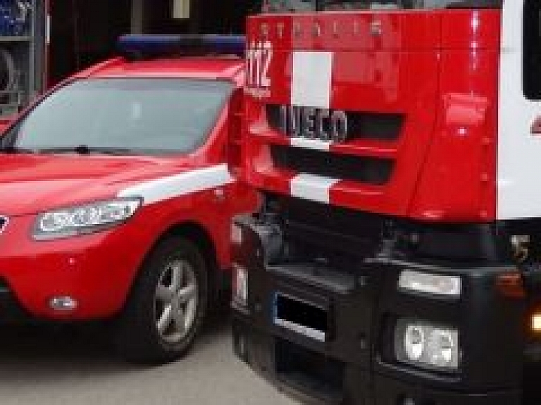 Daņilovkā aizdegusies dzīvojamā māja