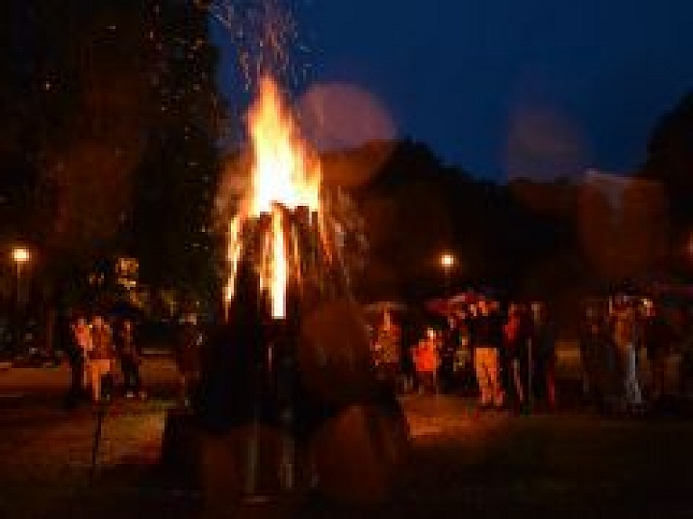 Ādažos aizvadīti Līgo svētki