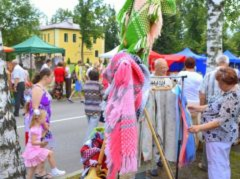 Mājražotājus aicina pieteikties tirdziņam "Tirgoņu iela Līvānos"