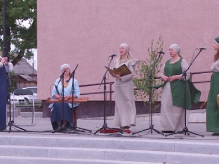 Latgales Reģionālā TV: Ludzā ieskandina folkloras festivālu "Baltica - 2015"