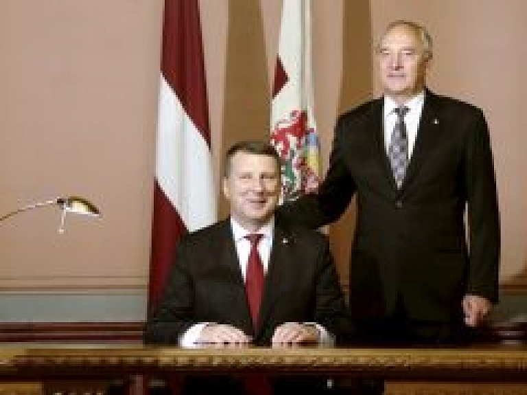 Madonas pilsētas 1.vidusskolas koris pārsteidz prezidentu