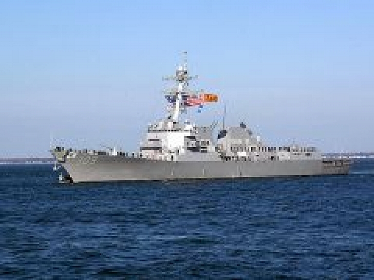 Rīgā piestās ASV raķešu kuģis-iznīcinātājs "Janson Dunham"