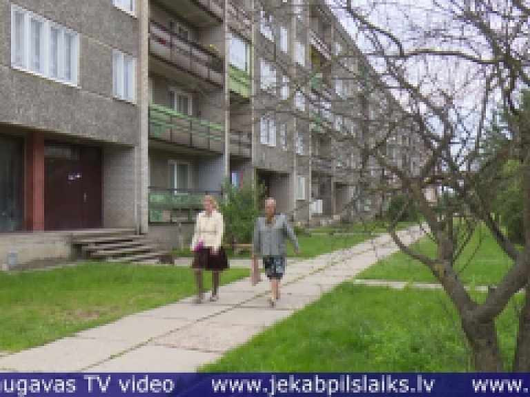 Vidusdaugavas TV: Remontē daudzdzīvokļu māju kāpņu telpas un maina logus