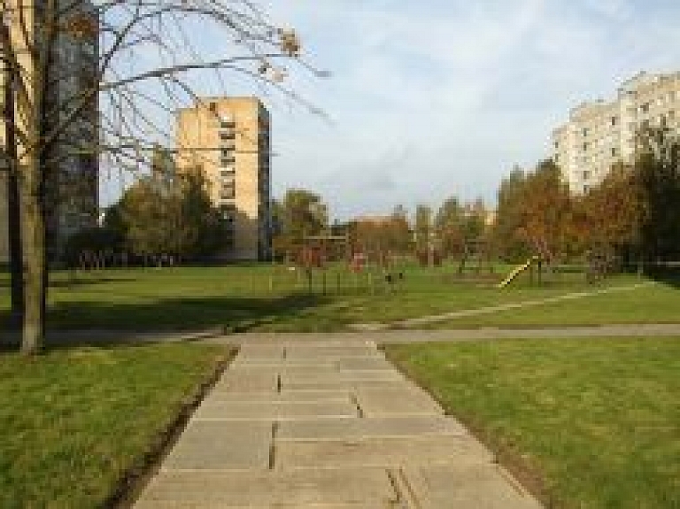 Rīgā saremontēta puse no mikrorajonu iekšpagalmiem