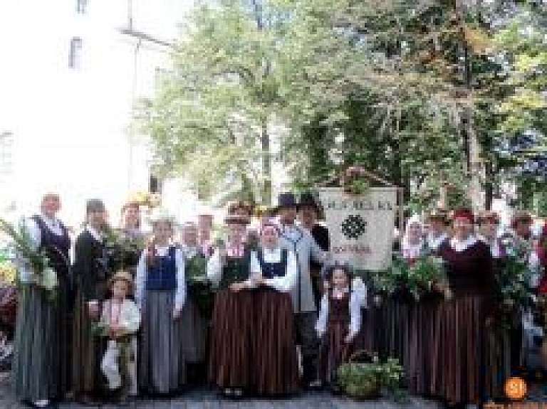 Folkloras kopa "Senleja" piedalīsies festivālā "Baltica 2015"