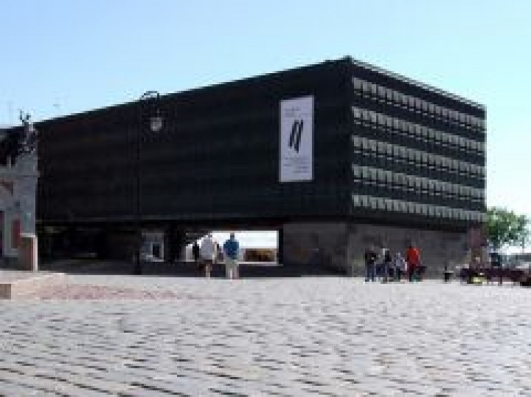 Vāc parakstus Okupācijas muzeja ēkas saglabāšanai