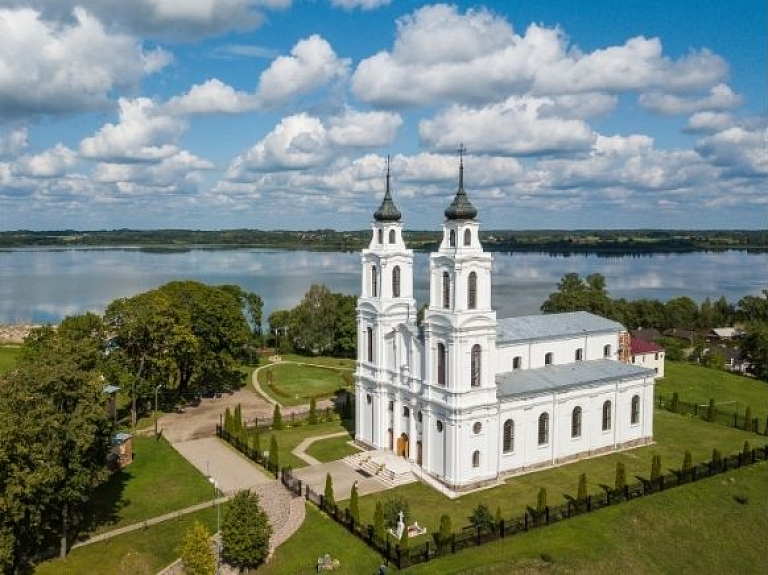 Ludzas Jaunavas Marijas Debesīs uzņemšanas katoļu baznīca
