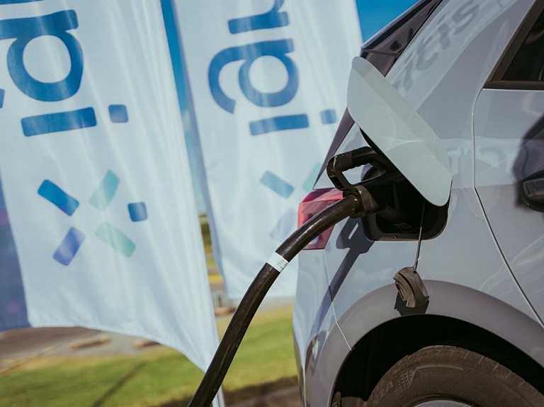 Elektroauto priekšrocības un trūkumi: vai tie ir piemēroti visiem?