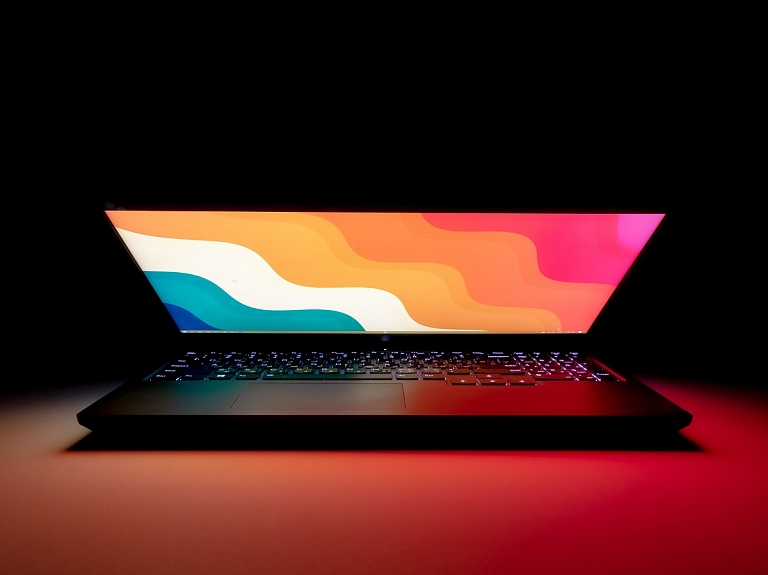 5 iemesli, kāpēc izvēlēties Lenovo datorus produktīvam darbam birojā