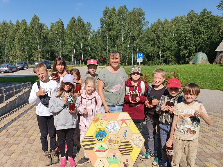 Augustā norisināsies "Medus diena dravā 2024"
