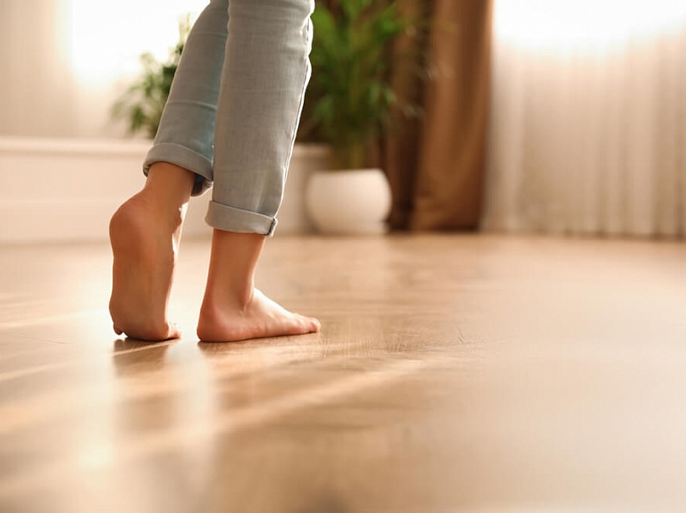 Grīdas segumi – populārāko materiālu priekšrocības un trūkumi