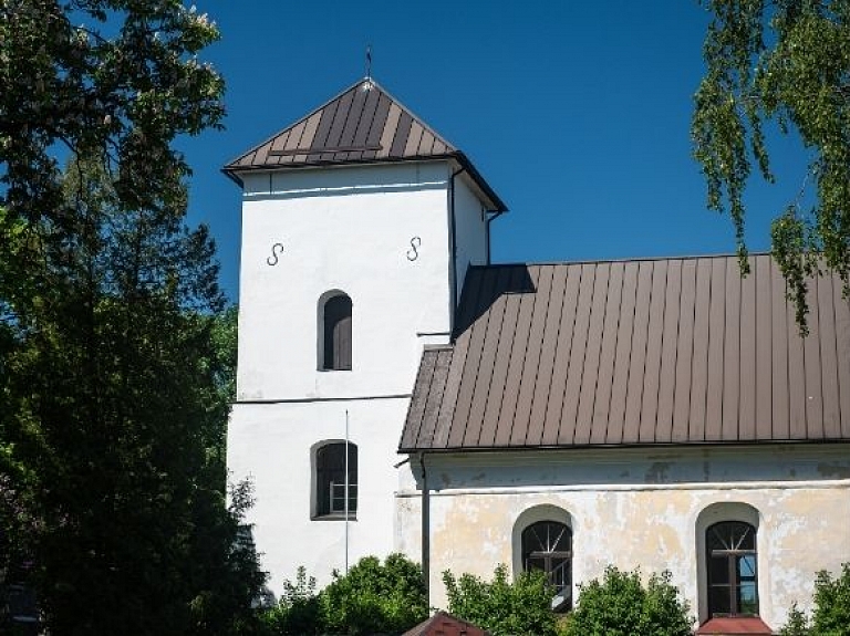 Grobiņas evaņģēliski luteriskā baznīca

