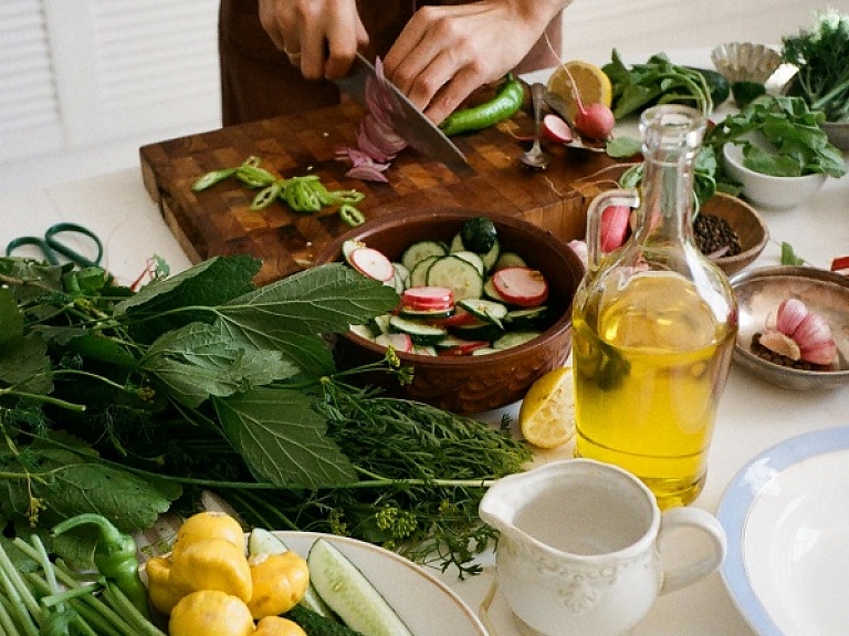 Kā “Rimi” akcijas palīdz ne tikai ietaupīt, bet arī atrast jaunas receptes jeb universāli salāti