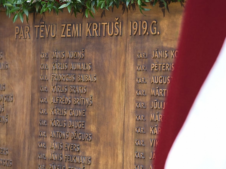 Atzīmēs atjaunotās piemiņas vietas 6. Rīgas kājnieku pulka kareivjiem 85. gadadienu