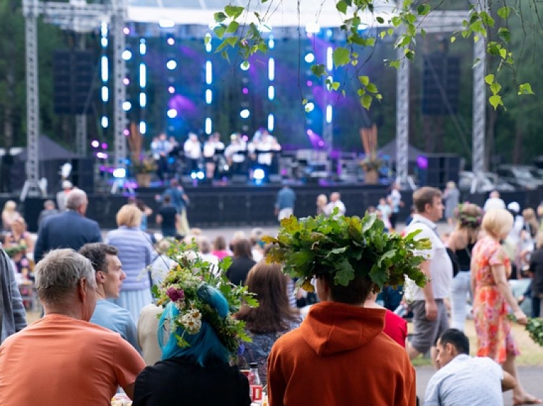 Rīga aicina uz jautrām Jāņu svinībām pilsētas pakalnos