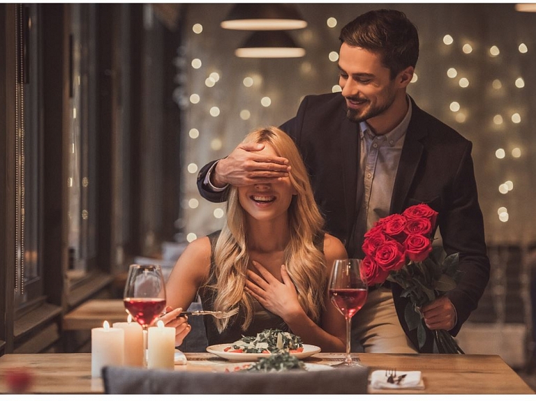 Romantiskas idejas Valentīndienas randiņam