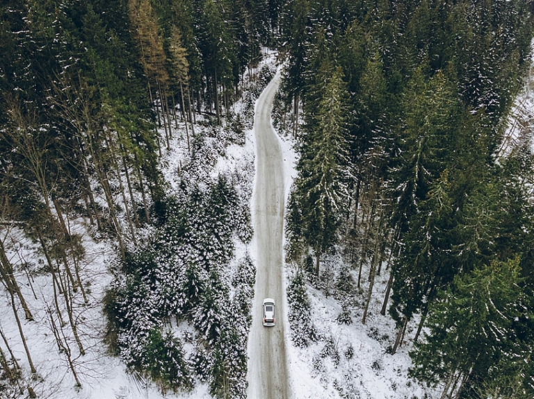 Apceļo Latviju ziemā ar nomas auto – brīvība, piedzīvojumi un komforts