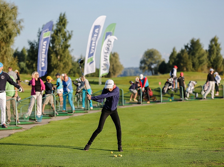 "VIRŠI-A" un "VIASAT" rīkotais Latvijas ģimeņu čempionāts 2015 pulcē 36 ģimenes