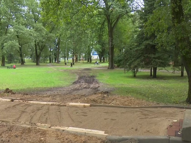 Vidusdaugavas TV: Beidzot top bērnu rotaļu laukums Kena parkā

