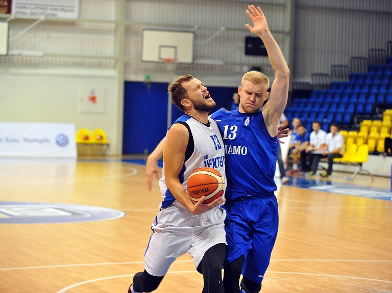 Simas Buterlevičius paliek BK "Ventspils" sastāvā

