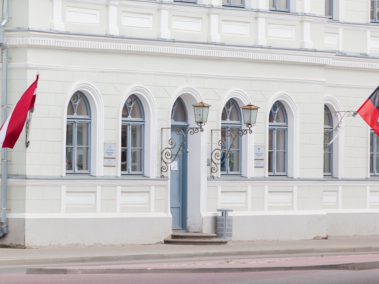 Jēkabpils pašvaldība ņems aizņēmumu ielu atjaunošanai

