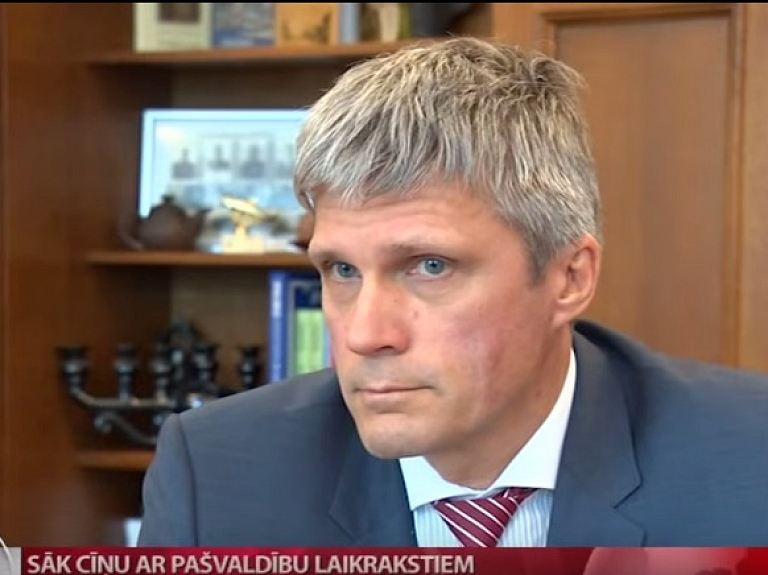 Sāk cīņu ar pašvaldību laikrakstiem

