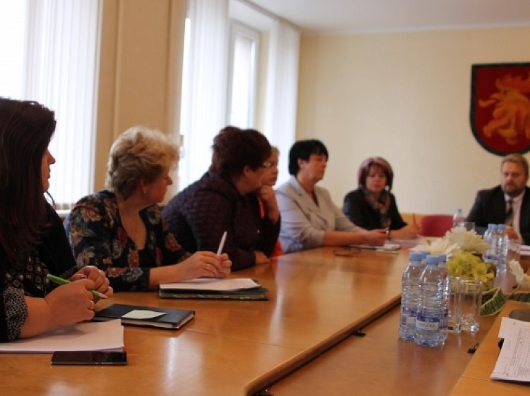 Madonā turpinās diskusijas par skolu tīkla sakārtošanu

