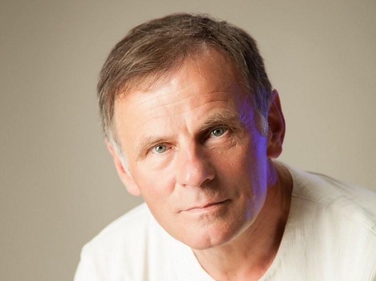 Rēzeknē notiks Andra Eriņa dziesmu programmas papildkoncerts

