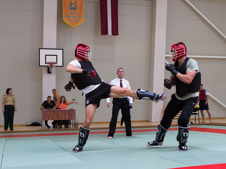 Aizvadītas robežsargu sacensības tuvcīņā

