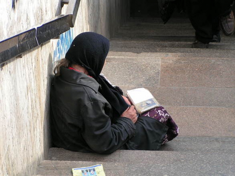 Rīgā palielina vietu skaitu naktspatversmēs

