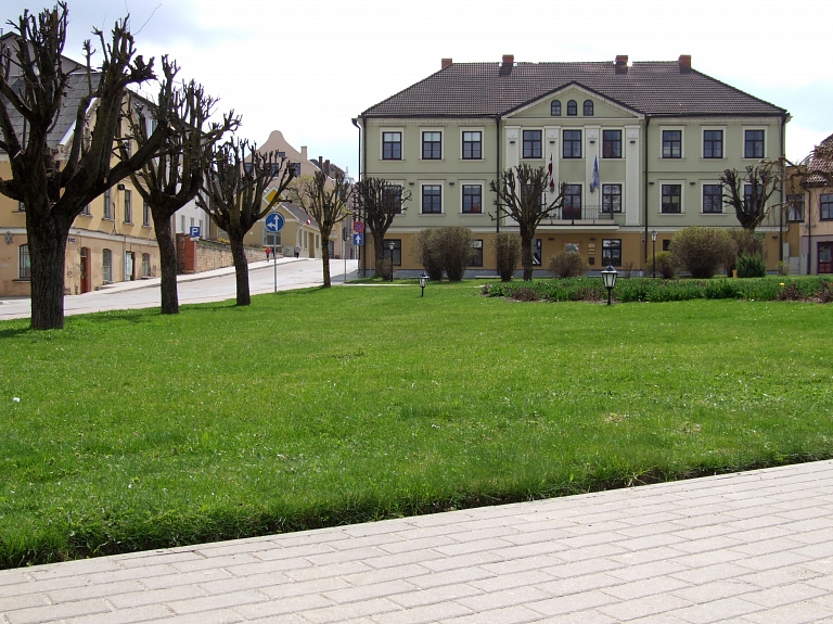 Saldū aicina izvirzīt pretendentus Valsts svētku apbalvojumiem

