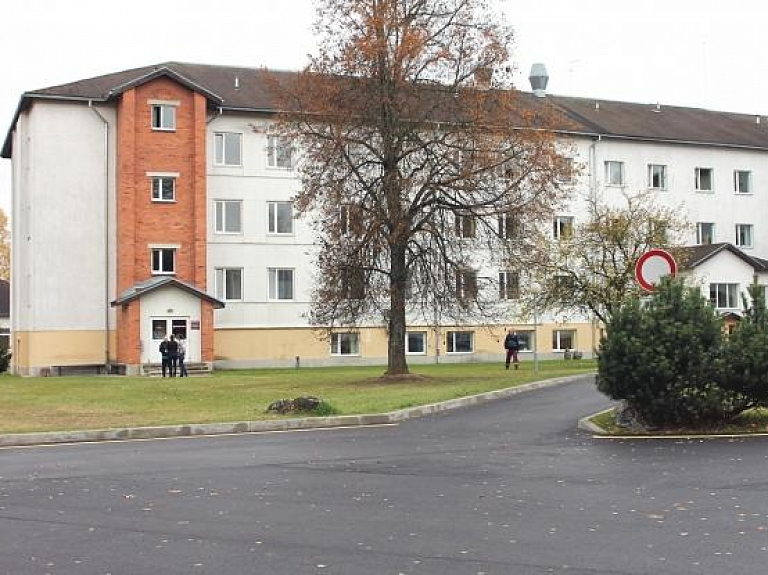 Madonas slimnīcai mainīs jumta segumu

