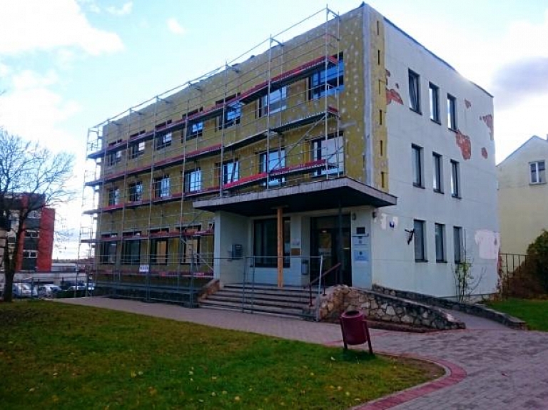 Atjauno fasādi ēkai Blaumaņa 3
