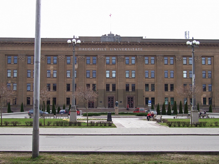 Daugavpils Universitātē darbu atsāks Zinātnes skola