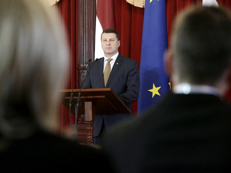 Vairākus Rīgas skolniekus apbalvos Valsts prezidents


