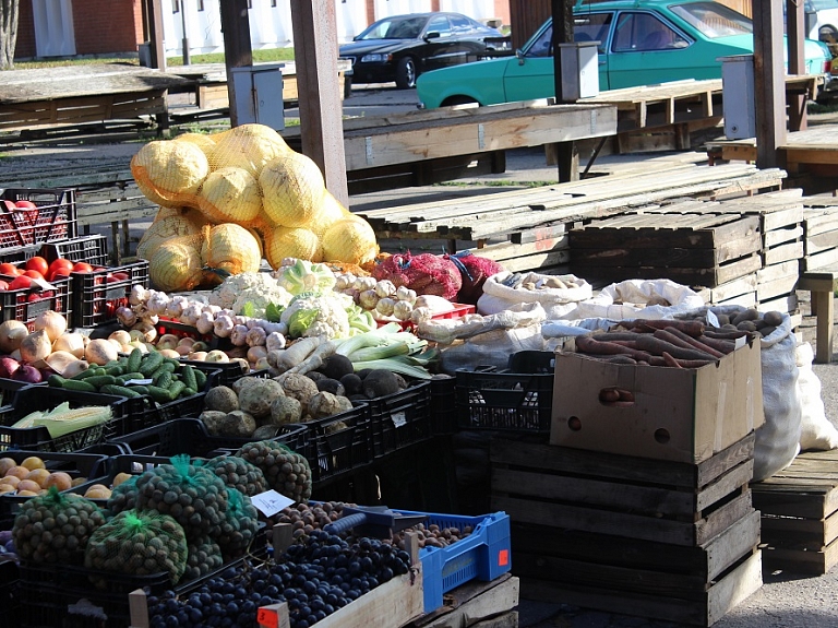 Rīgā samazinās sociālo pabalstu saņēmēju skaits

