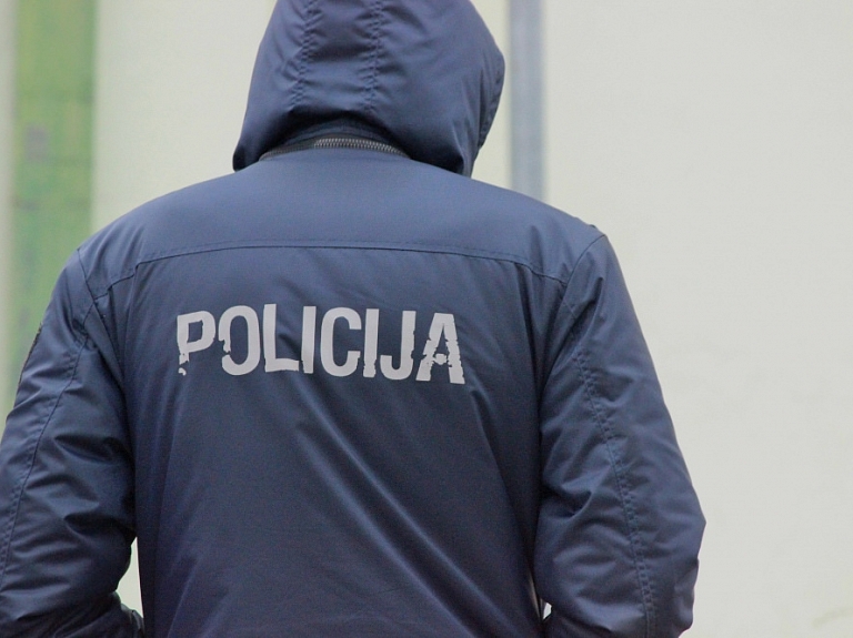 Neskatoties uz iedzīvotāju bažām, šogad pie bēgļu izmitināšanas centra nav reģistrēts neviens noziegums

