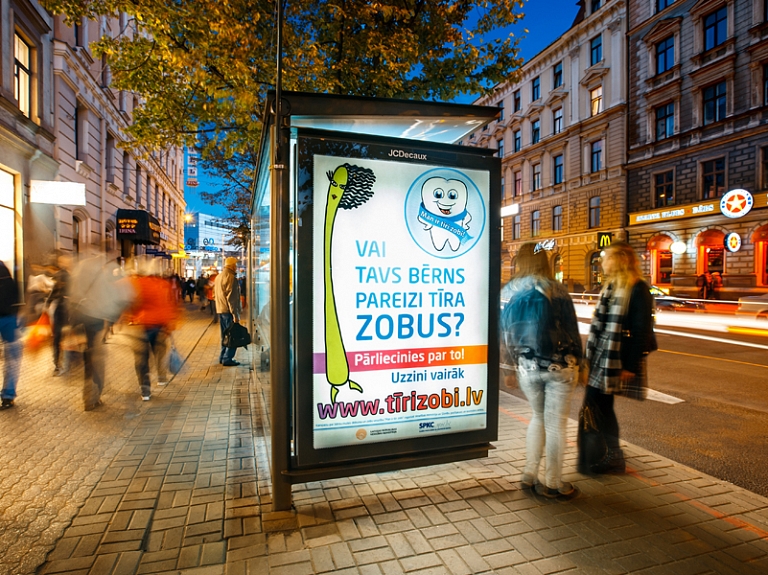 Rīdziniekus aicina pateikt "es mīlu" septiņās dažādās valodās

