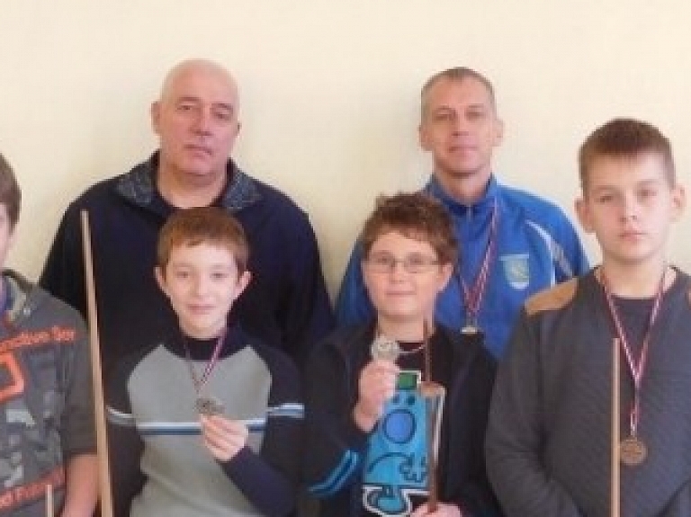 Viļānos noskaidroti labākie novusa spēlētāji

