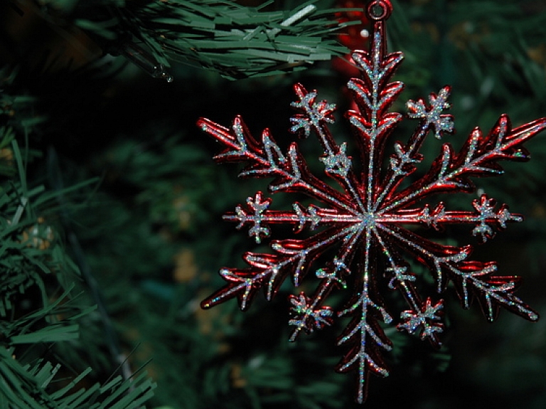 Madonā iedegs Ziemassvētku egli