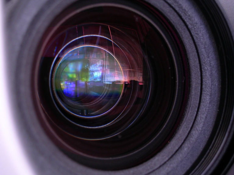 "Alfā" izveidots labdarības stends ar bērnu radītām fotogrāfijām