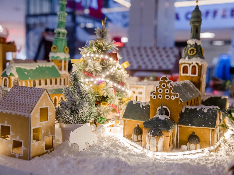 "Rīga Plaza" radīta piparkūku Rīga ar ievērojām pilsētas celtnēm