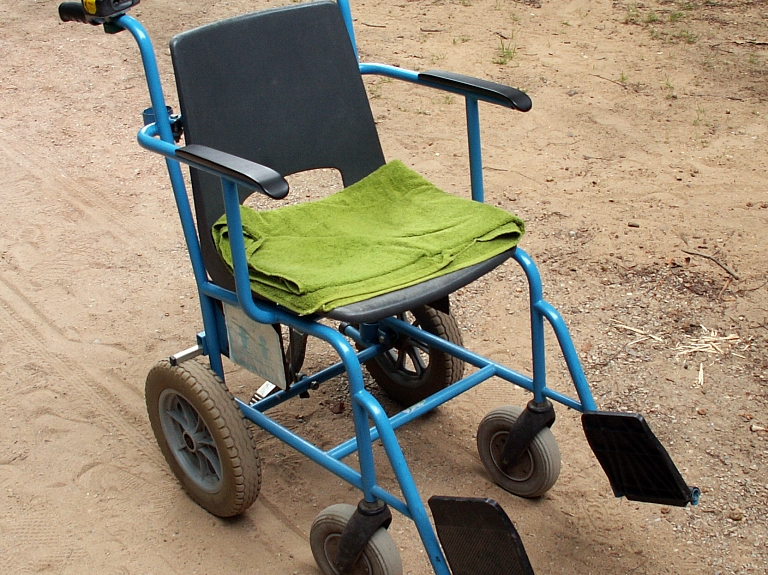 Dainis Pīrāgs saņem Invalīdu apvienības "Apeirons" balvu