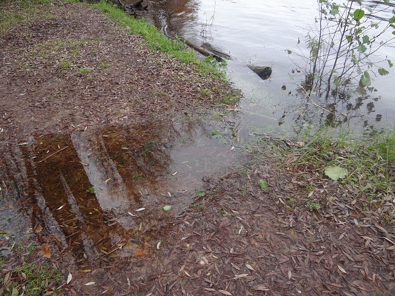 Rīgā nedaudz paaugstināts ūdens līmenis; var applūst zemākās vietas

