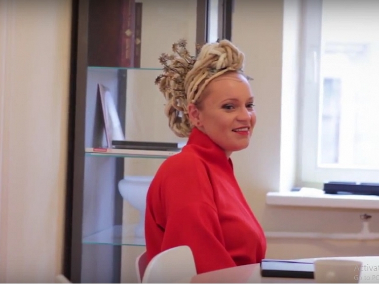 "MVT" piedāvā sarunu par mākslu ar Inesi Indāni