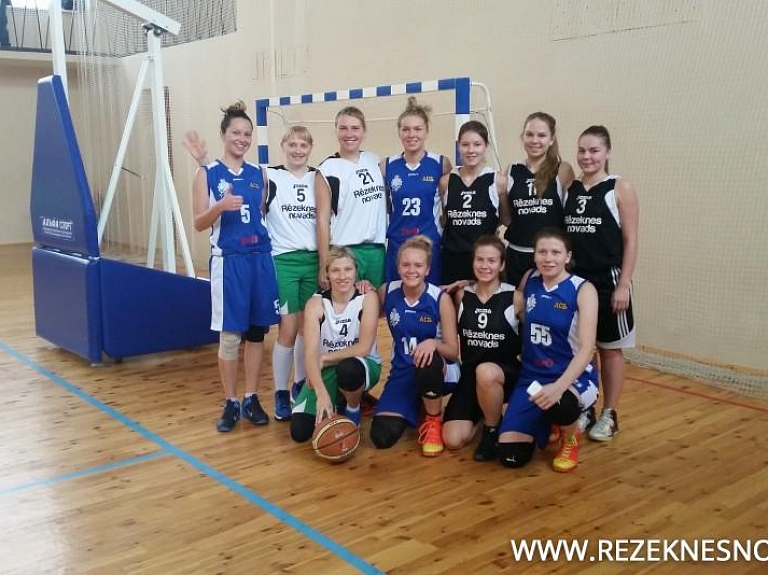 Rēzeknes novada sieviešu un vīriešu komandām panākumi Starptautiskajā 3×3 strītbola turnīrā Polockā

