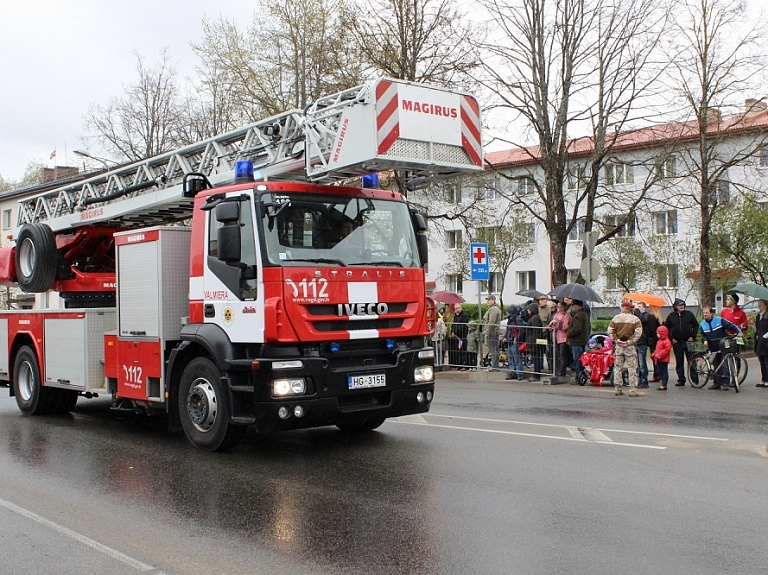 No deviņstāvu dzīvojamās ēkas Rīgā evakuēti 20 cilvēki

