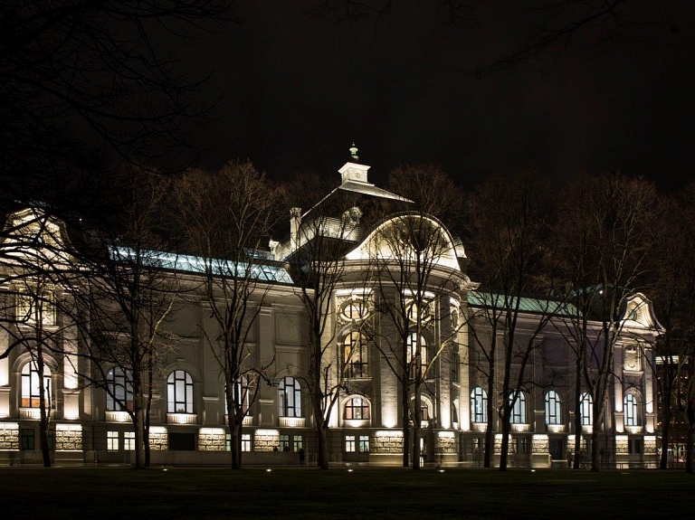 Vairāki desmiti tūkstoši interesentu apmeklējuši Nacionālo mākslas muzeju

